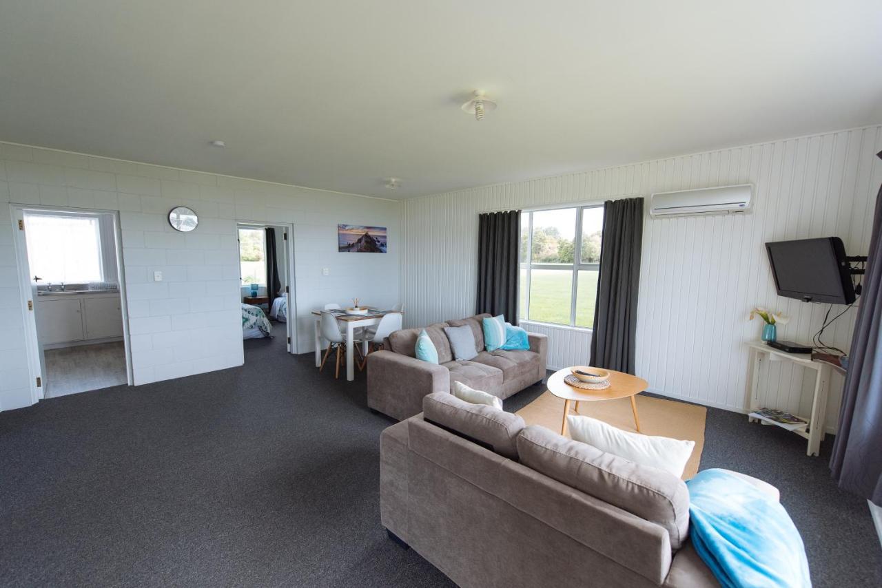 Pounawea Waterfront Motels Exterior foto
